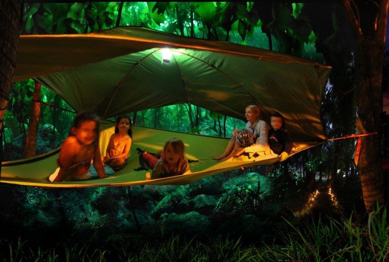 Une nuit dans une tente suspendue 