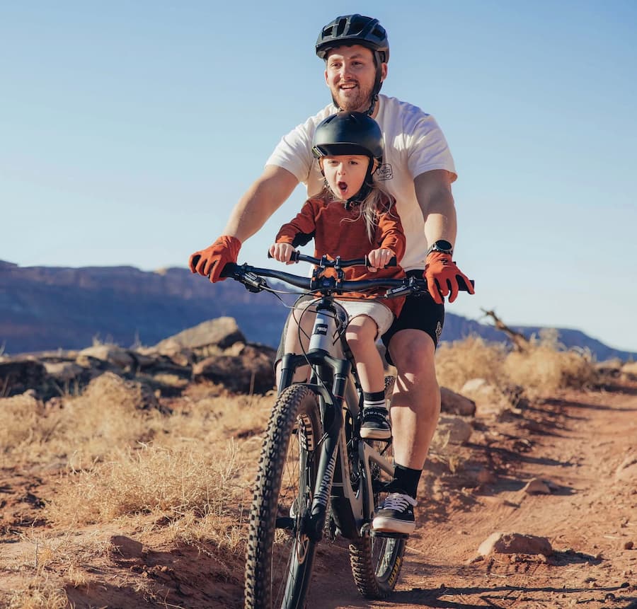 Toutes les solutions pour transporter ses enfants à vélo - famille XXL