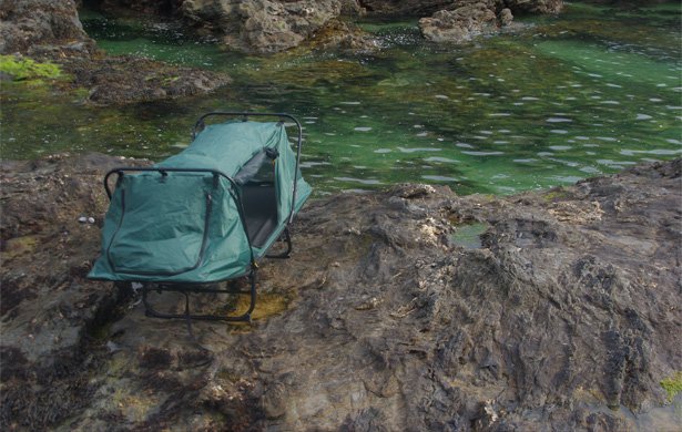 La tente surélevée pour pêcher